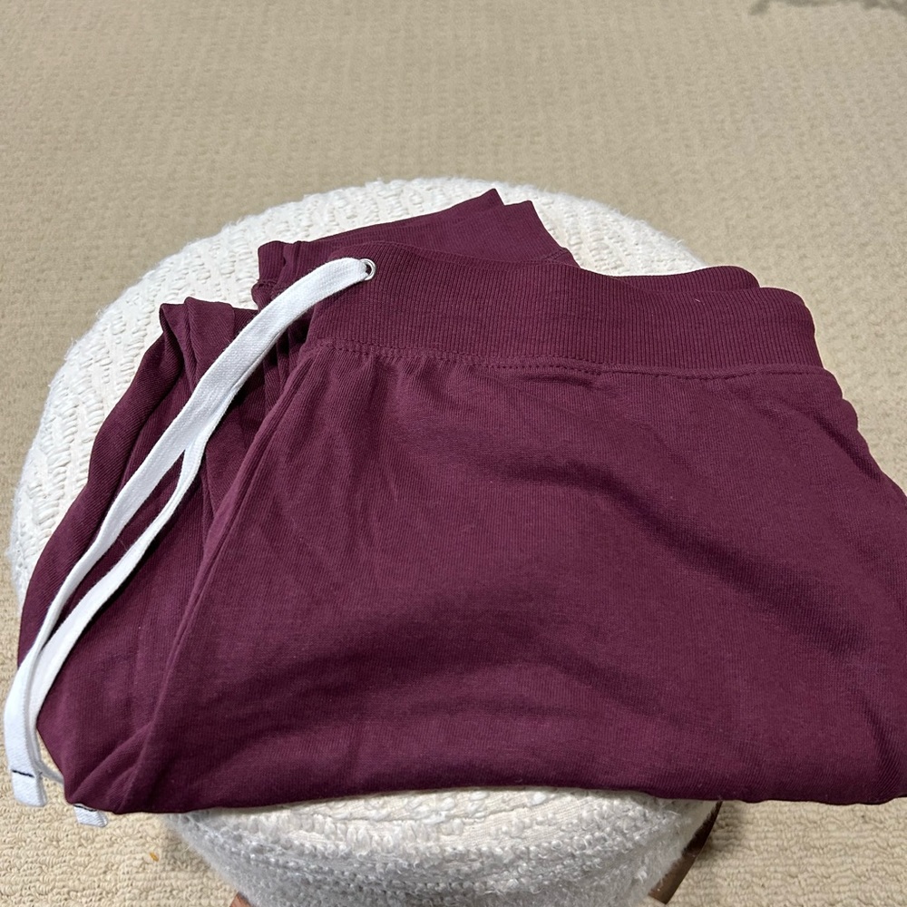 NWOT Burgundy CK joggers - Size L